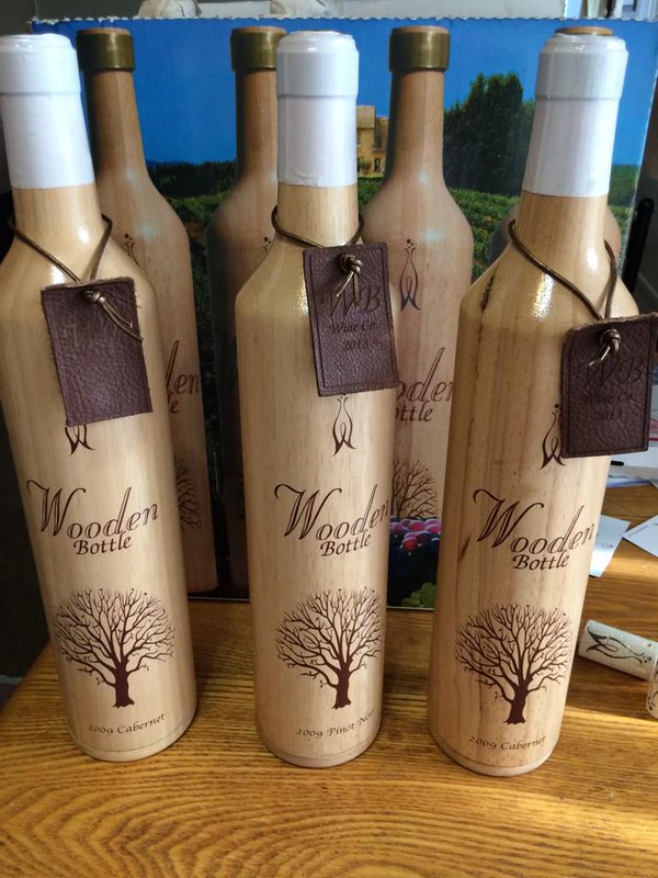 Wooden Bottle Wine Co.'s 2009 Pinot Noir wooden bottle