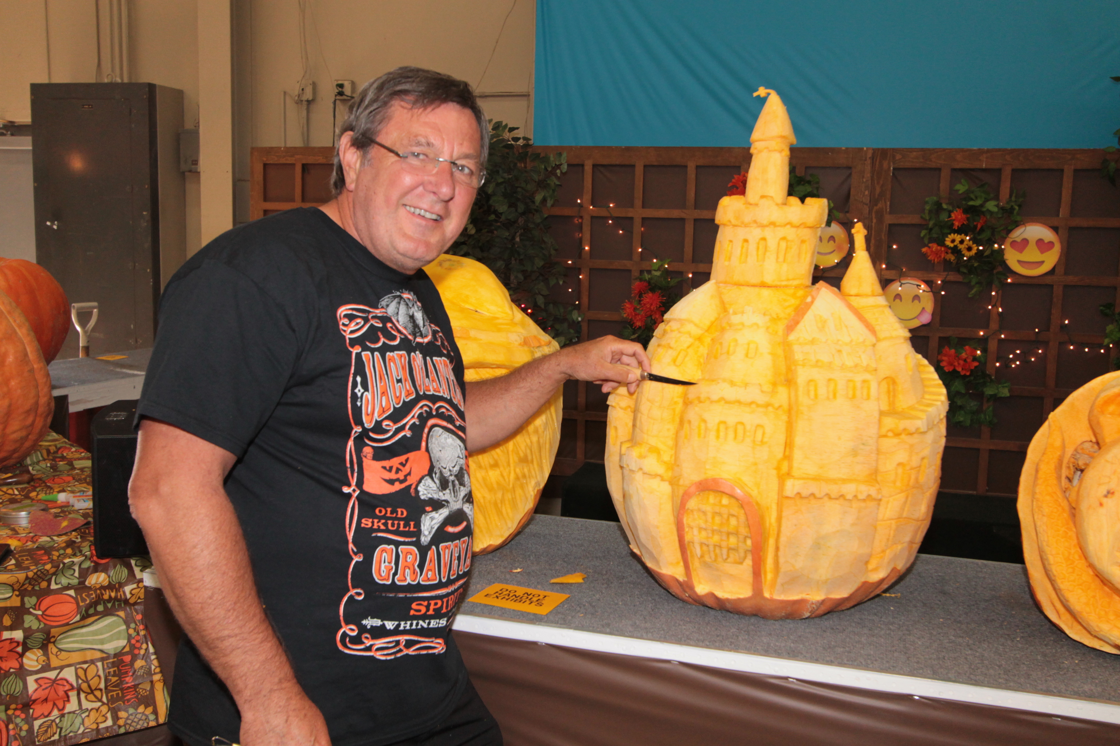 Russ Leno, master pumpkin sculptor